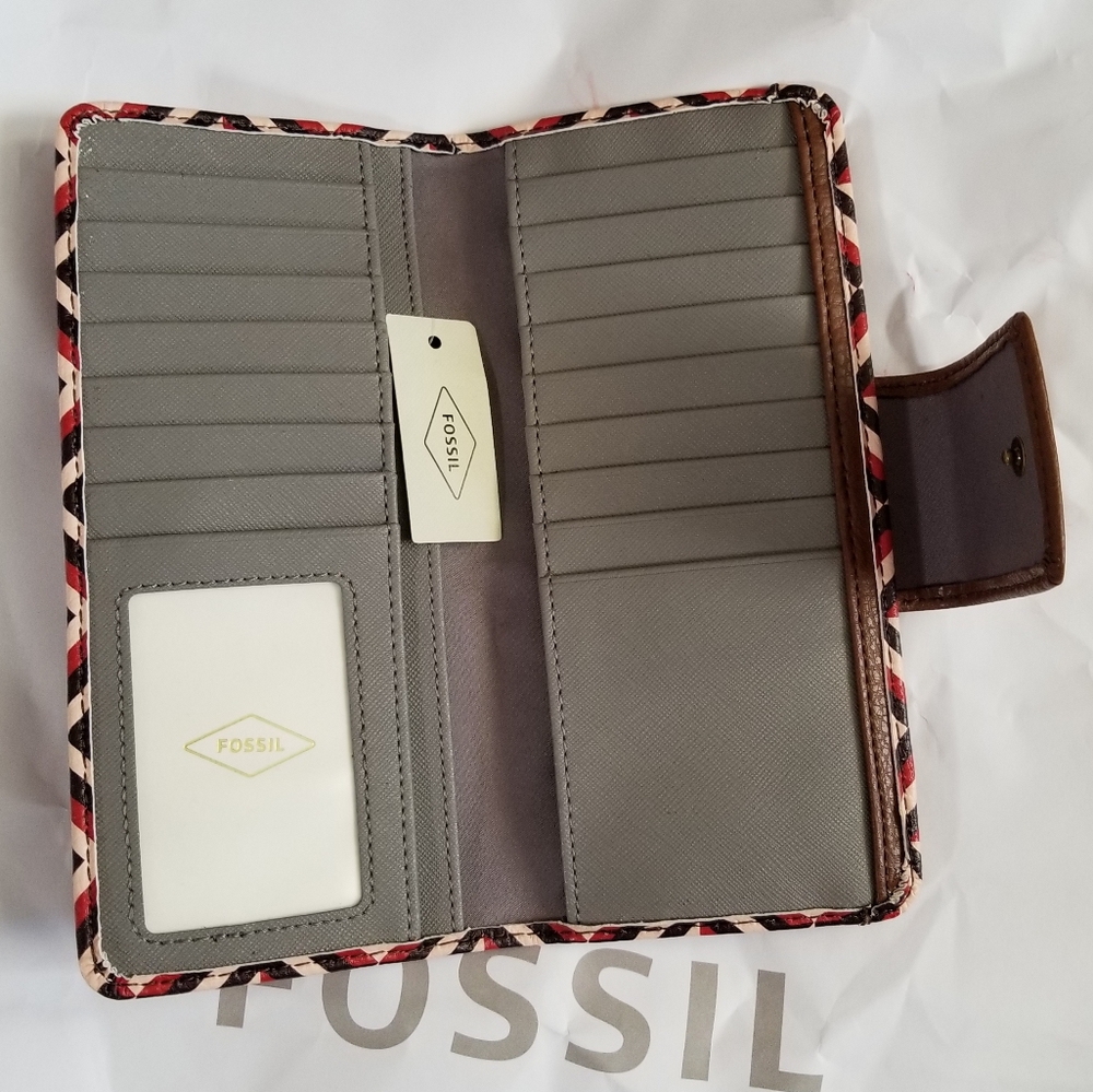 ⭐SOLD⭐Fossil Leather Wallet - Picture 6 of 9